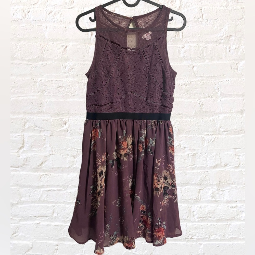 Xhilaration cute sleeveless spring dress, size small. Purple with lace & floral